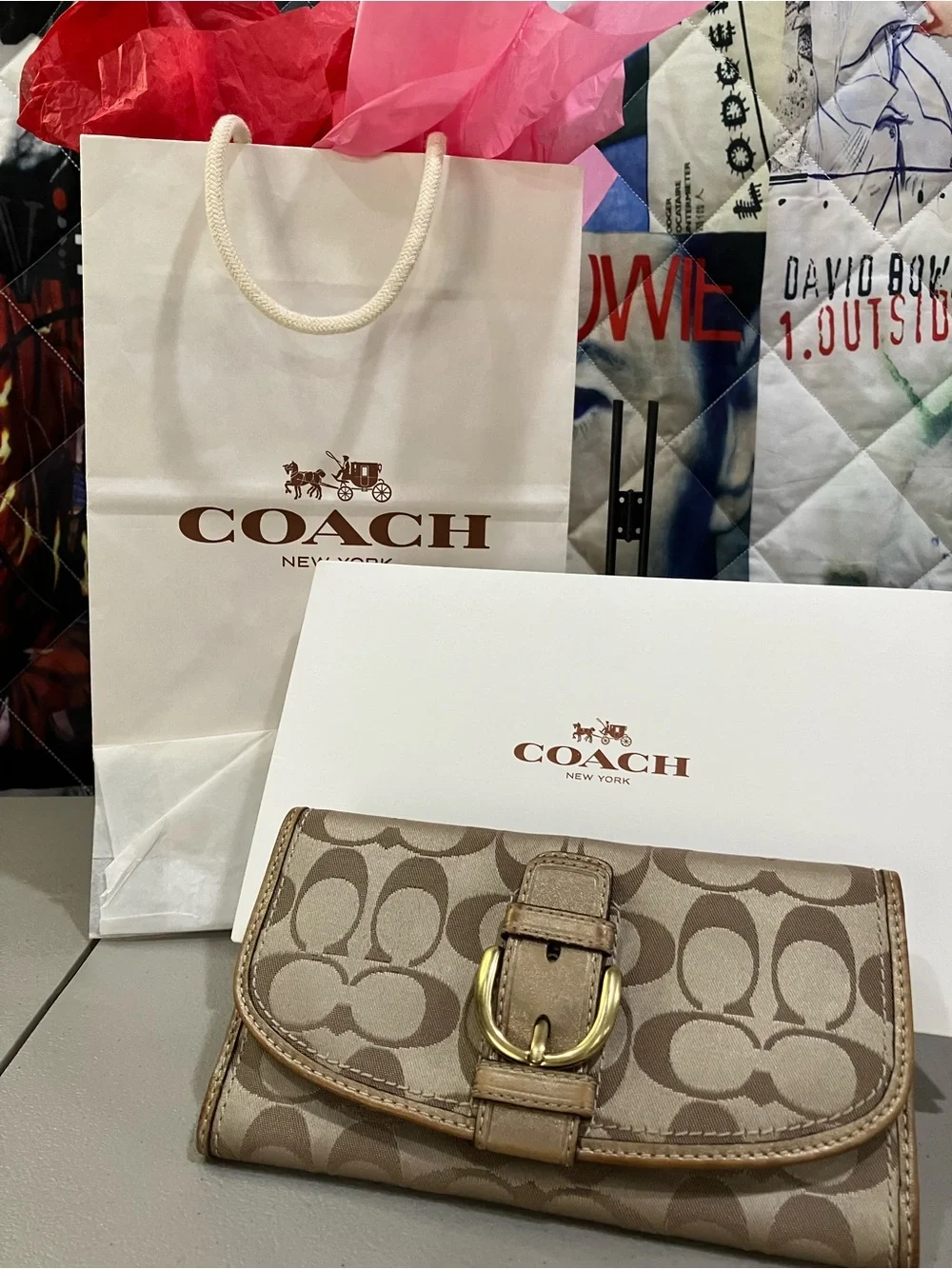 EUC Coach Beige Signature Canvas Buckle Wallet